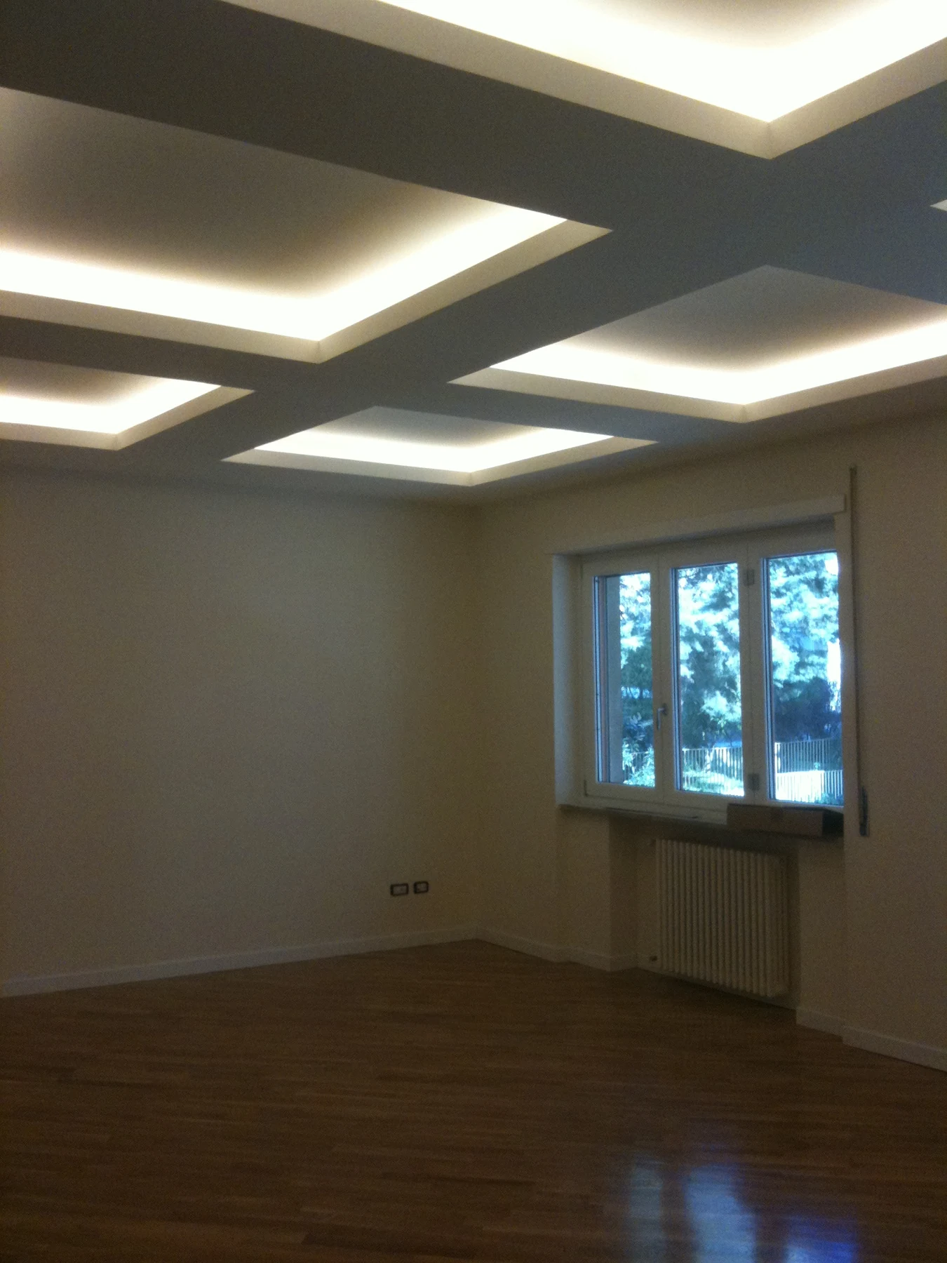 Dettaglio del controsoffitto luminoso realizzato